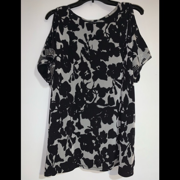 INC Plus Size Cold Shoulder Top 1X Black/Gray - Picture 3 of 7